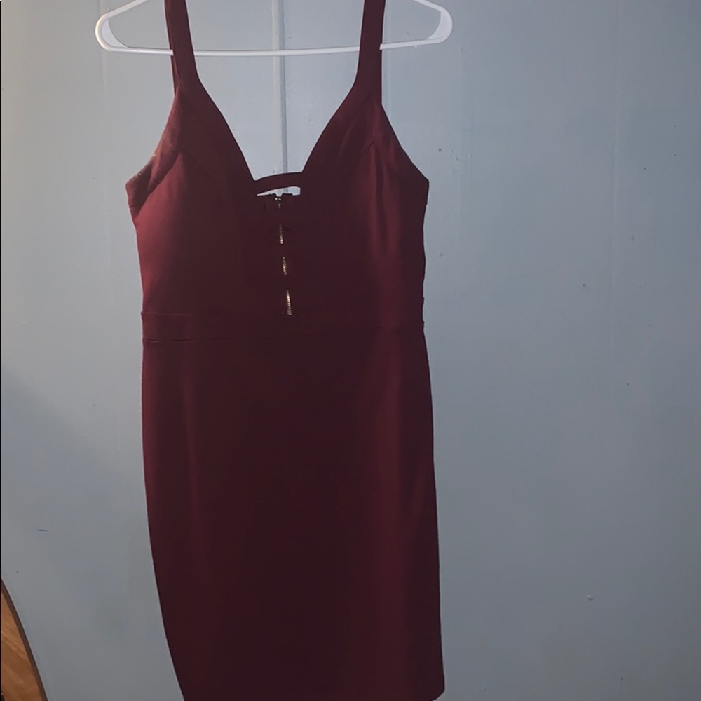 Dresses - Picture 2 of 5